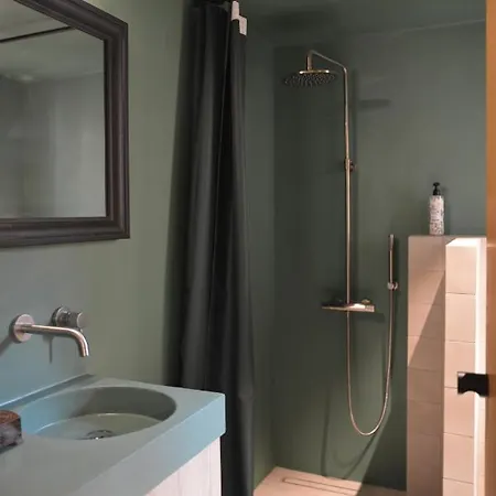 Tranquil Loft In Historic Centre