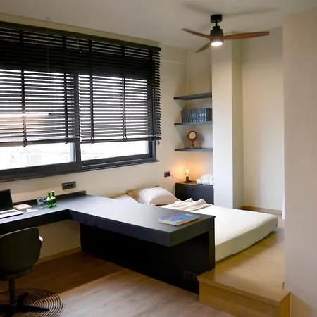 Tranquil Loft In Historic Centre Apartment *