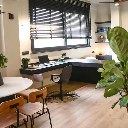 Tranquil Loft In Historic Centre Athens